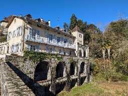 Splendide Maison de Maître Iconique, Surplombant le Gave d'Oloron 